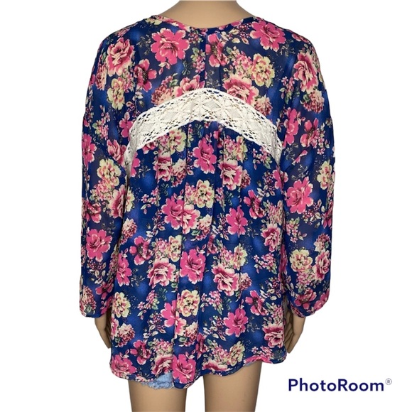 LA Hearts Pink Floral Open Flowy Short Sleeve Kimono Top With Lace Detail - Picture 3 of 4